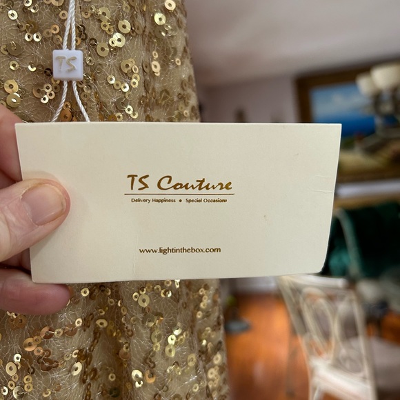 Brand new body flattering sequence gold gown. - Picture 3 of 3
